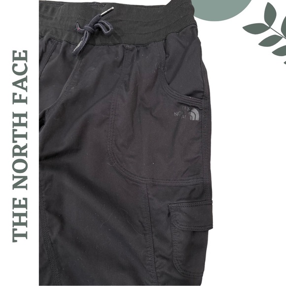 The North Face Black Utility Cargo Pants with Adjustable Ankles  Size Small - Picture 3 of 7
